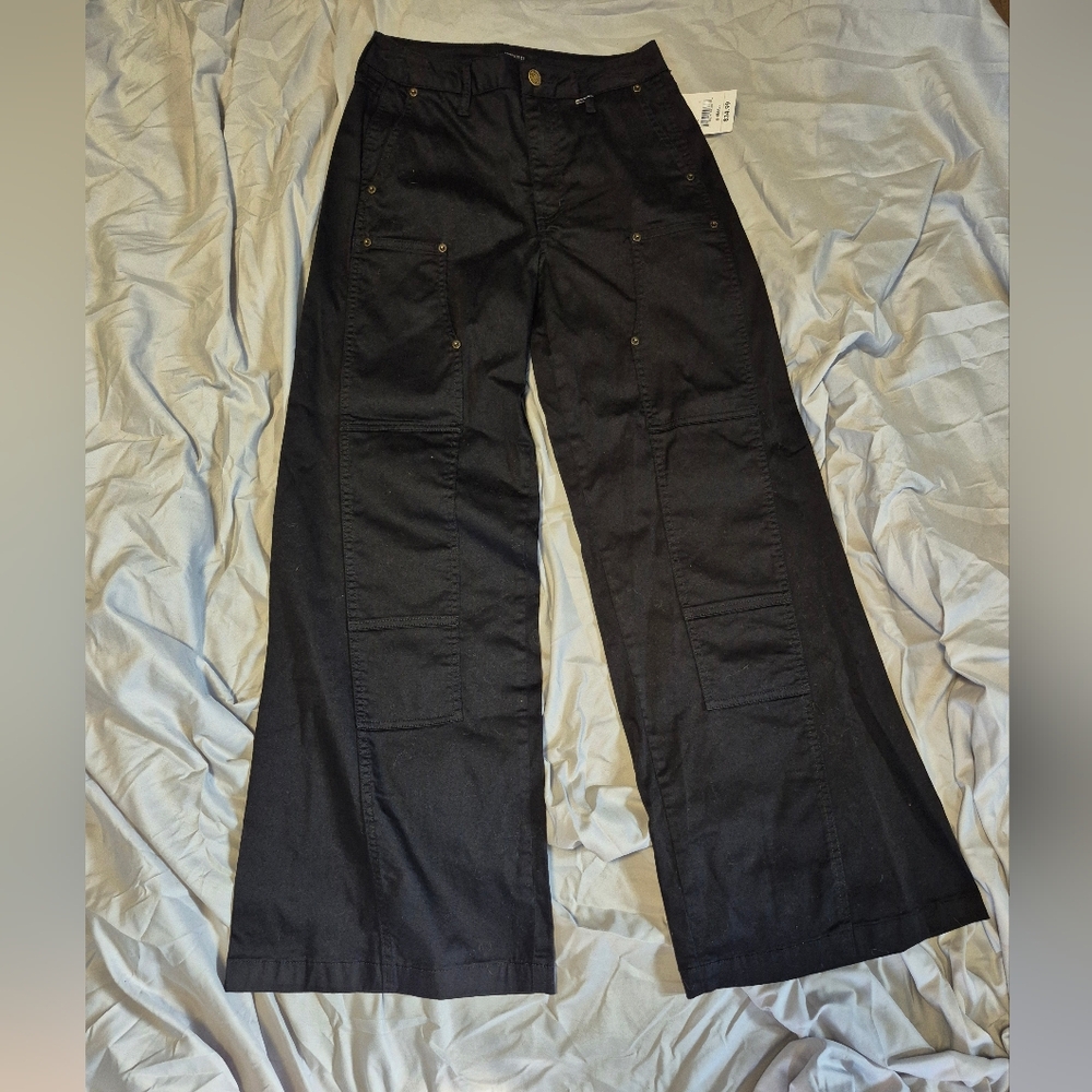 Forever 21 Black‎ Wide-Leg Cargo Pants X-small